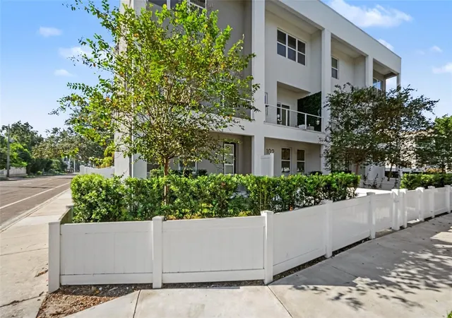 Townhouse for sale at 102 W Adalee St #1, TAMPA, FL 33603 | MLS# TB8549308