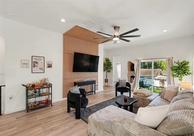 Photo 3 of Townhouse for sale at 102 W Adalee St #1, Tampa, FL 33603 | MLS# TB8549308 | Listing updated on 2026-10-24