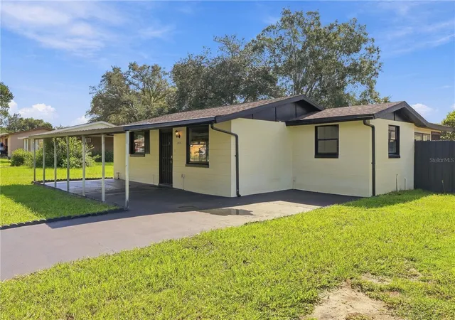 Photo 3 of Single family home for sale at 3770 Sw 147th Lane Rd, Ocala, FL 34473 | MLS# OM732391 | Listing updated on 2026-09-19