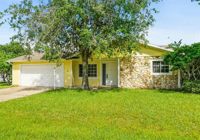 Photo 2 of Single family home for sale at 38 Diamond Dr, Palm Coast, FL 32164 | MLS# FC321514 | Listing updated on 2026-09-25