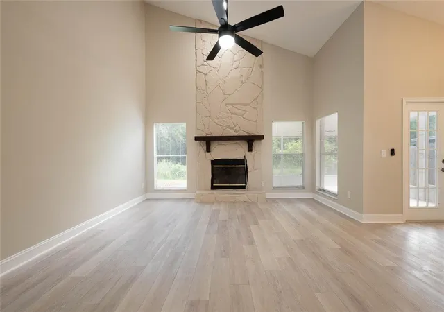 Photo 3 of Single family home for sale at 1014 Brielle Ave, Oviedo, FL 32765 | MLS# O6442501 | Listing updated on 2026-10-06