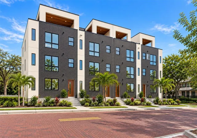 Townhouse for sale at 2121 N Ola Ave, TAMPA, FL 33602 | MLS# TB8549318