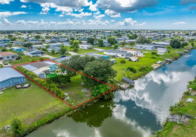 Photo 2 of Sale Pending at 1530 Sanderling Dr, Englewood, FL 34224 | MLS# D6148798 | Listing updated on 2026-09-25