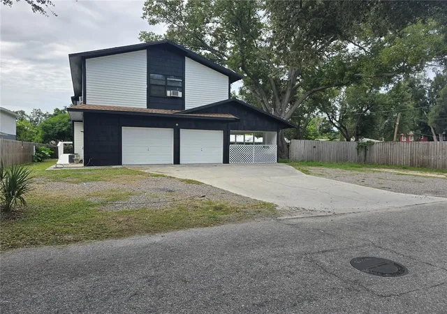 Photo 1 of Single family home for sale at 3160 Aspinwall St, Sarasota, FL 34237 | MLS# A4706371 | Listing updated on 2026-09-17