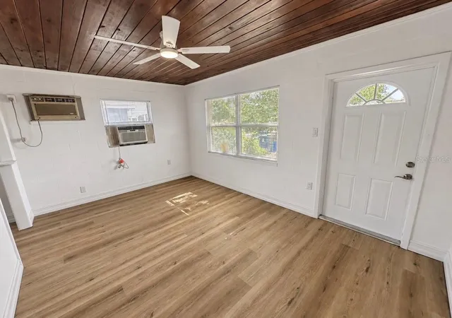 Photo 2 of Single family home for sale at 640 N 8th Street, Eagle Lake, FL 33839 | MLS# TB8549325 | Listing updated on 2026-09-17
