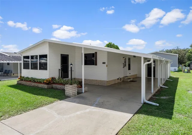 Photo 2 of Manufactured home for sale at 35106 Mcculloughs Leap, Zephyrhills, FL 33541 | MLS# W7889589 | Listing updated on 2026-09-17