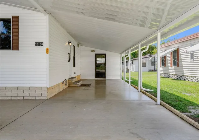 Photo 4 of Manufactured home for sale at 35106 Mcculloughs Leap, Zephyrhills, FL 33541 | MLS# W7889589 | Listing updated on 2026-09-17