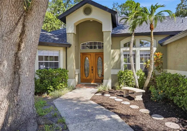 Photo 2 of Single family home for sale at 5595 Bent Oak Dr, Sarasota, FL 34232 | MLS# A4706376 | Listing updated on 2026-09-29