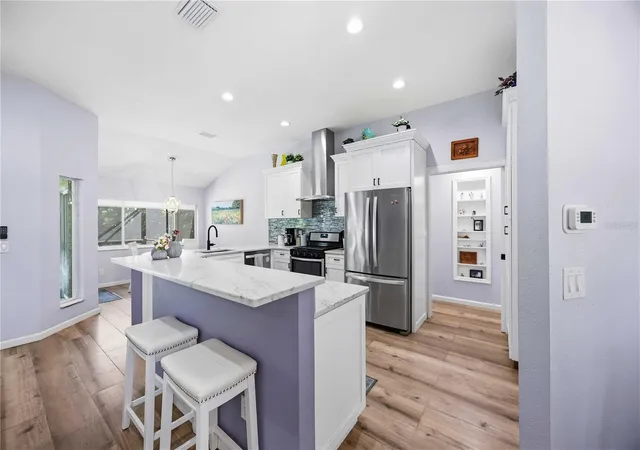 Photo 4 of Single family home for sale at 5595 Bent Oak Dr, Sarasota, FL 34232 | MLS# A4706376 | Listing updated on 2026-09-29