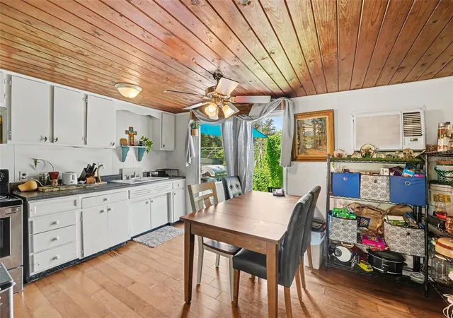 Photo 3 of Single family home for sale at 1329 W Oak Dr, Lakeland, FL 33810 | MLS# TB8549330 | Listing updated on 2026-09-18