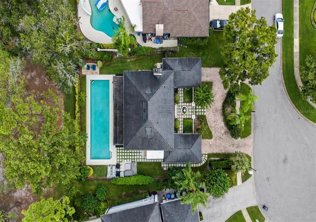 Photo 3 of Single family home for sale at 3909 Northampton Way, Tampa, FL 33618 | MLS# TB8549348 | Listing updated on 2026-09-19