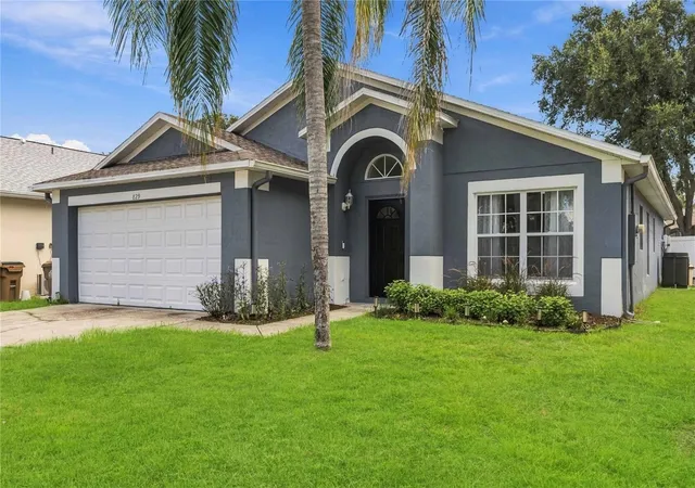 Photo 2 of Single family home for sale at 829 Clear Crk Cir, Clermont, FL 34714 | MLS# O6442523 | Listing updated on 2026-10-20