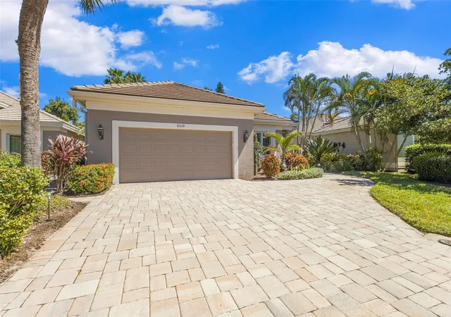 Photo 4 of Single family home for sale at 8629 51st Terrace E, Bradenton, FL 34211 | MLS# A4706384 | Listing updated on 2026-10-06