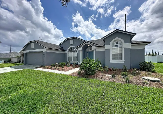 Photo 2 of Single family home for sale at 213 Via Mariel E Dr, Davenport, FL 33896 | MLS# O6442527 | Listing updated on 2026-09-19
