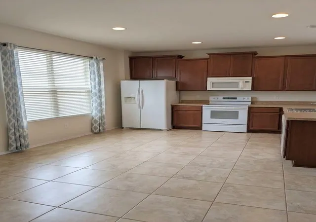 Photo 4 of Single family home for sale at 21846 Belgian Ct, Mount Dora, FL 32757 | MLS# TB8549358 | Listing updated on 2026-10-09
