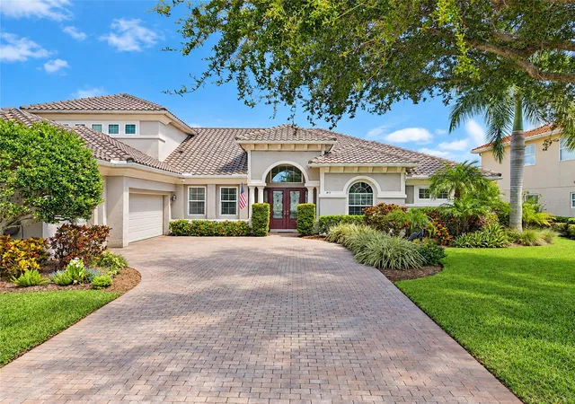 Photo 1 of Single family home for sale at 817 Maritime Ct, Bradenton, FL 34212 | MLS# A4706387 | Listing updated on 2026-10-22