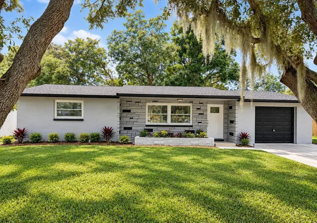 Photo 1 of Single family home for sale at 6220 Maplewood Dr, New Port Richey, FL 34653 | MLS# TB8549364 | Listing updated on 2026-10-21