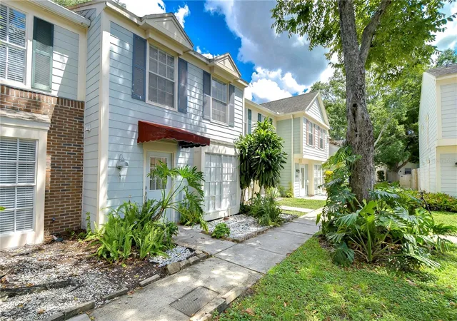 Photo 2 of Townhouse for sale at 13937 Fletchers Ml Dr, Tampa, FL 33613 | MLS# TB8549375 | Listing updated on 2026-09-17
