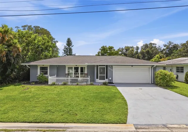 Single family home for sale at 4214 Tee Rd, SARASOTA, FL 34235 | MLS# A4706391