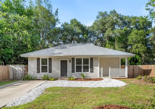 Photo 2 of Single family home for sale at 2032 Nw 33rd Avenue, Gainesville, FL 32605 | MLS# GC543576 | Listing updated on 2026-09-28