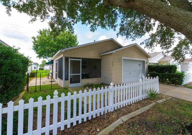 Photo 1 of Single family home for sale at 9291 Se 173rd Surrey Ln, The Villages, FL 32162 | MLS# V4951328 | Listing updated on 2026-10-01