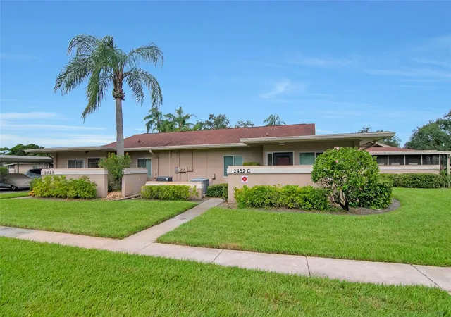 Listing Photo 5 - Condo for sale in building located at 2452 Laurelwood Dr, Clearwater, FL 33763 - Unit #C