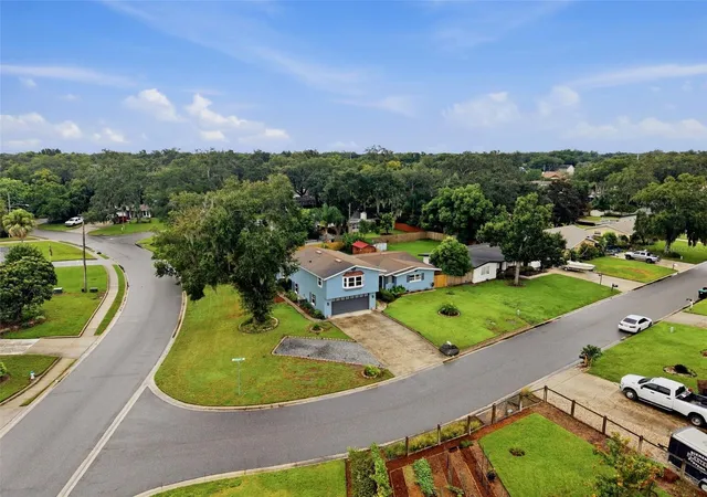 Photo 3 of Single family home for sale at 4511 Longworth Dr, Orlando, FL 32812 | MLS# O6442559 | Listing updated on 2026-10-10