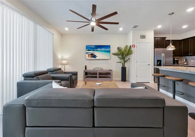Photo 4 of Townhouse for sale at 4014 Lana Ave, Davenport, FL 33897 | MLS# O6442564 | Listing updated on 2026-09-17