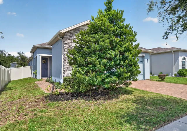 Photo 2 of Single family home for sale at 2818 Bigleaf Maple Dr, Ocoee, FL 34761 | MLS# G5117901 | Listing updated on 2026-09-23