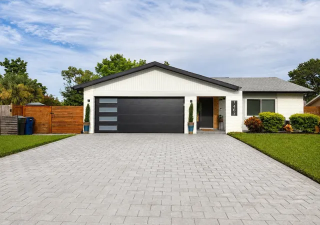 Photo 1 of Single family home for sale at 1467 Chesterfield Dr, Dunedin, FL 34698 | MLS# O6442565 | Listing updated on 2026-09-22