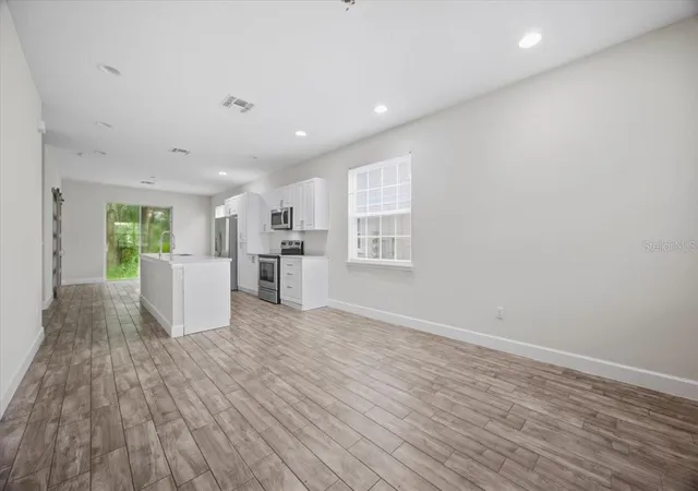 Photo 3 of Townhouse for sale at 4444 Summer Flowers Pl, Kissimmee, FL 34746 | MLS# S5157763 | Listing updated on 2026-09-18