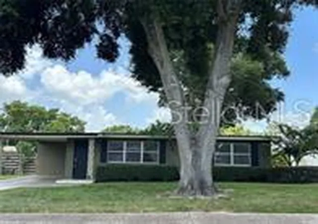 Photo 2 of Single family home for sale at 307 Bay St, Auburndale, FL 33823 | MLS# P4939912 | Listing updated on 2026-10-03