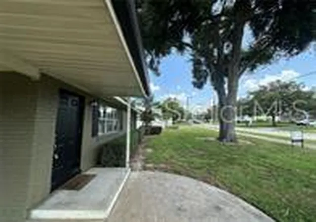 Photo 4 of Single family home for sale at 307 Bay St, Auburndale, FL 33823 | MLS# P4939912 | Listing updated on 2026-10-03