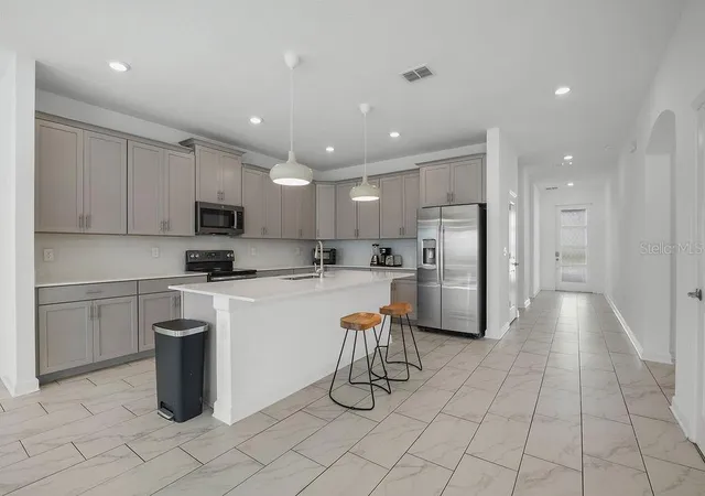 Photo 3 of Single family home for sale at 9255 Sommerset Hills Dr, Davenport, FL 33896 | MLS# O6442586 | Listing updated on 2026-09-18