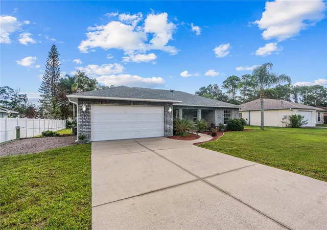 Photo 1 of Single family home for sale at 2511 Glenwood Ave, New Smyrna Beach, FL 32168 | MLS# NS1089278 | Listing updated on 2026-09-25