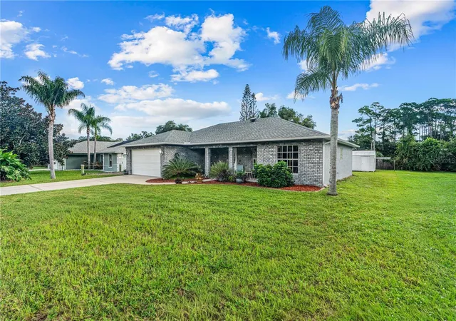 Photo 3 of Single family home for sale at 2511 Glenwood Ave, New Smyrna Beach, FL 32168 | MLS# NS1089278 | Listing updated on 2026-09-25