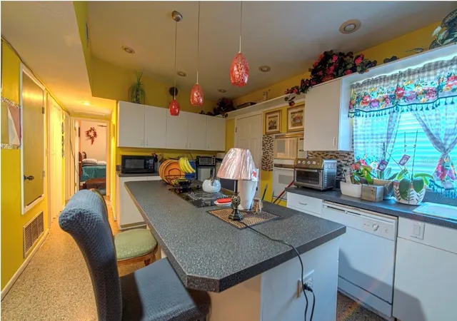 Photo 4 of Single family home for sale at 6401 Ramir Rd, Orlando, FL 32810 | MLS# S5157768 | Listing updated on 2026-09-18