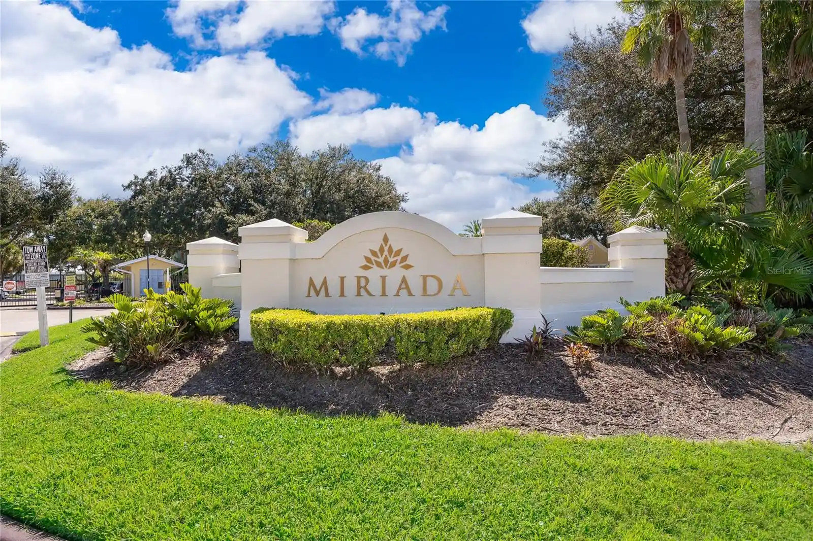 Listing Photo 2 - Condo for sale in 2019 Dixie Belle Dr located at 2019 Dixie Belle Dr, Orlando, FL 32812 - Unit 2019 Dixie Belle Dr