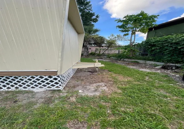 Photo 2 of Manufactured home for sale at 2540 Broadway St, Lakeland, FL 33801 | MLS# S5157771 | Listing updated on 2026-09-24