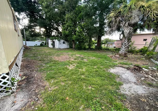 Photo 3 of Manufactured home for sale at 2540 Broadway St, Lakeland, FL 33801 | MLS# S5157771 | Listing updated on 2026-09-24
