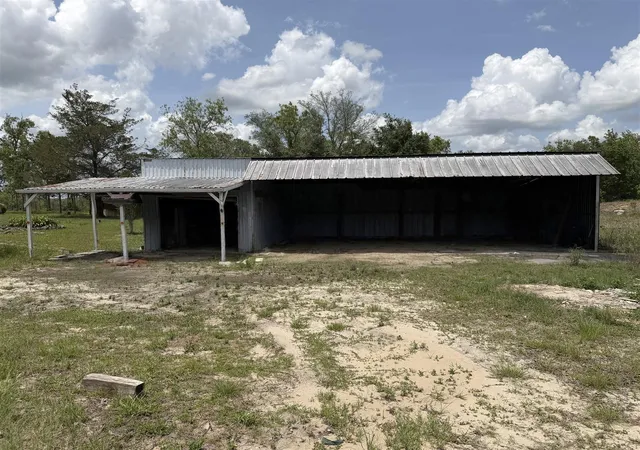 Photo 3 of Manufactured home for sale at 13351 SE 101st Place, Dunnellon, FL 34431 | MLS# OM732413 | Listing updated on 2026-09-22