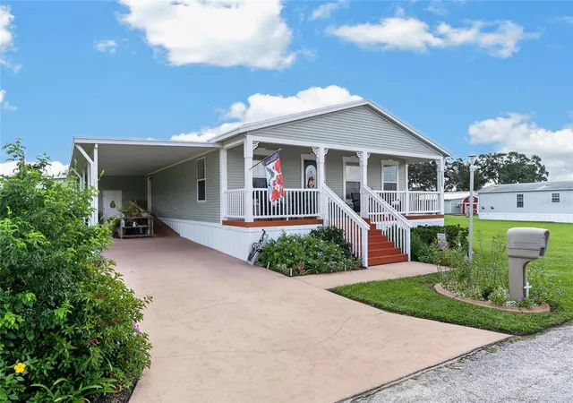 Photo 3 of Manufactured home for sale at 10054 Collingwood Ave, Dade City, FL 33525 | MLS# TB8549433 | Listing updated on 2026-10-09