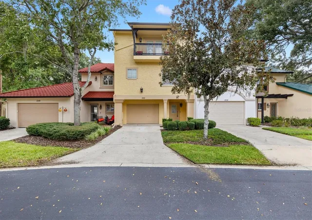 Photo 3 of Condo for sale at 1212 Avenida De Las Casas #0, Lady Lake, FL 32159 | MLS# G5117907 | Listing updated on 2026-10-09