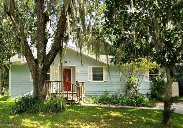 Photo 3 of Single family home for sale at 2617 Pine Tree Dr, Edgewater, FL 32141 | MLS# S5157773 | Listing updated on 2026-09-29