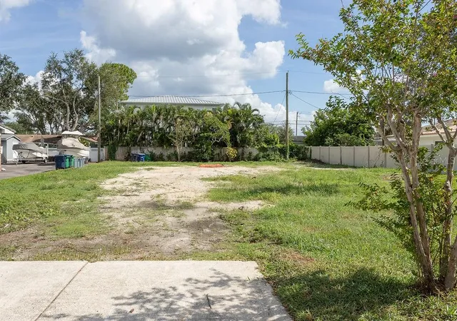 Photo 1 of Land for sale at 621 Hudson Ave, Tampa, FL 33606 | MLS# TB8549446 | Listing updated on 2026-10-04