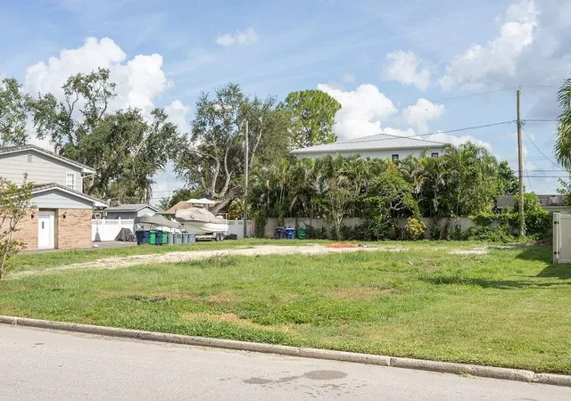 Photo 2 of Land for sale at 621 Hudson Ave, Tampa, FL 33606 | MLS# TB8549446 | Listing updated on 2026-10-04