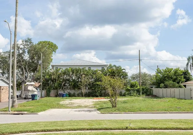 Photo 3 of Land for sale at 621 Hudson Ave, Tampa, FL 33606 | MLS# TB8549446 | Listing updated on 2026-10-04
