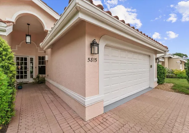 Photo 3 of Single family home for sale at 5815 Fairwoods Cir, Sarasota, FL 34243 | MLS# A4706416 | Listing updated on 2026-10-09