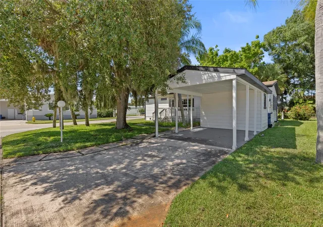 Photo 3 of Manufactured home for sale at 61 Mourningdove Ct #0, Ellenton, FL 34222 | MLS# A4706417 | Listing updated on 2026-10-05