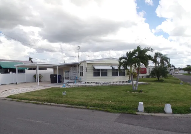Manufactured home for sale at 5127 8th Street W, BRADENTON, FL 34207 | MLS# A4706419